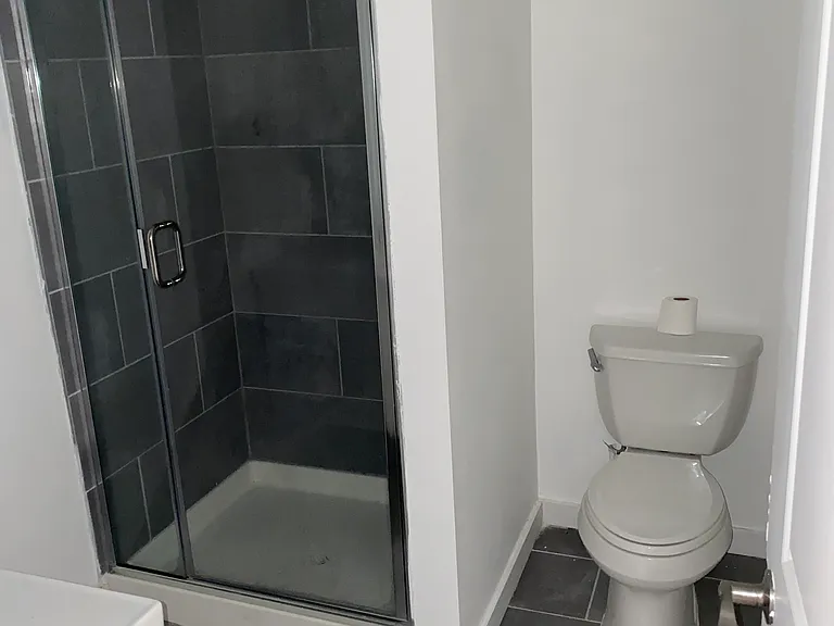 880-894 Oak St #880 — Photo 10