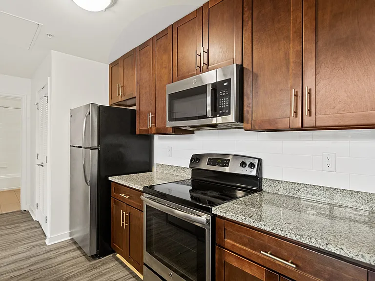 101 S Ellwood Ave — Photo 42