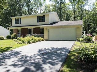 211 Apple Creek Ln, Rochester, NY 14612