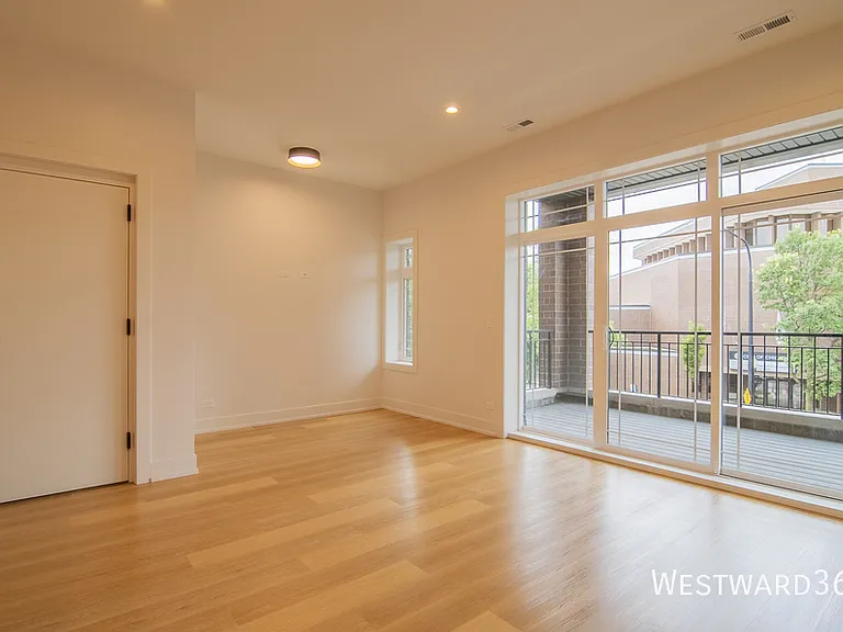 2046 W Washington Blvd #3 — Photo 4