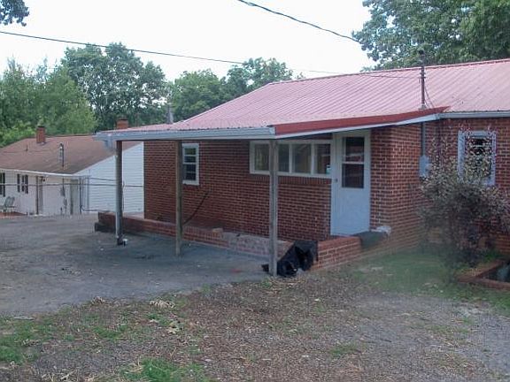 5th image of 416 Holly St