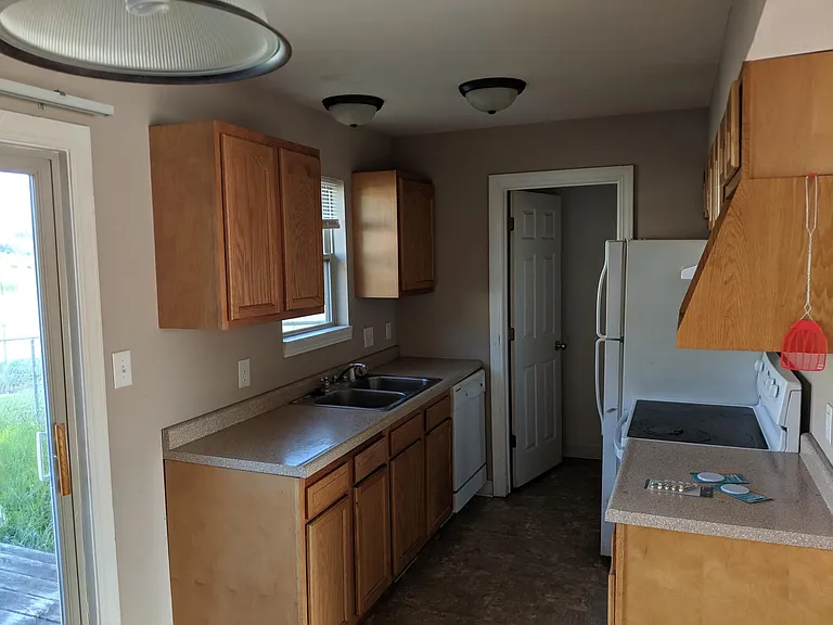 239 Lehr Dr — Photo 4