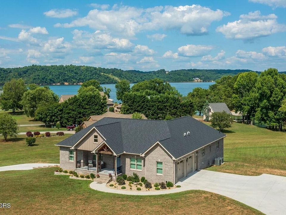 1st image of 107 Duck Pond Dr