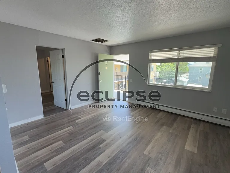 Summit View Apartments — Photo 80