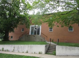 5 Woolf Ave APT 3, Iowa City, IA 52246