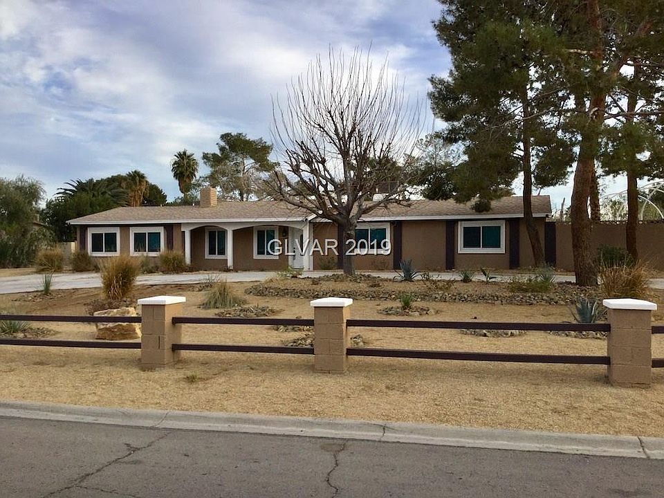 1st image of 2851 Horseshoe Dr