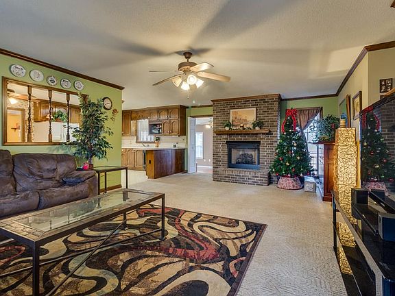 3rd image of 111 Katie Ln