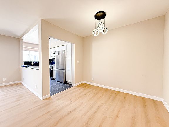 5th image of 1035 N Hayworth Ave #203A