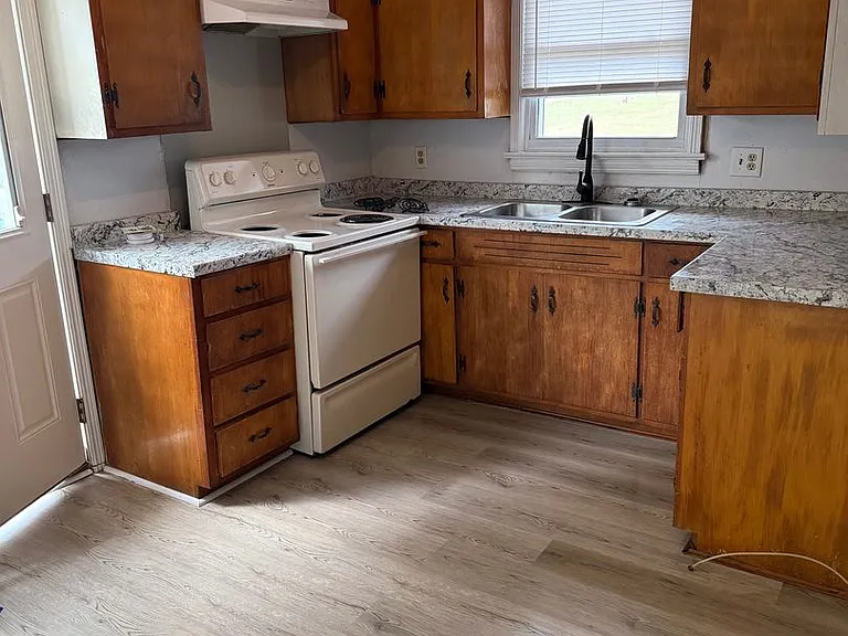 205 McCormick Saint McCormick Dr #B — Photo 3