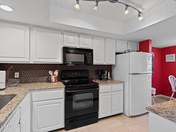 5th image of 134 Cranes Lake Dr