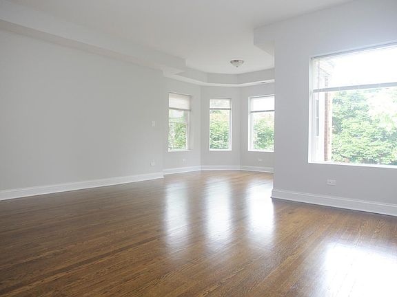 4th image of 6451 N Bosworth Ave APT 2