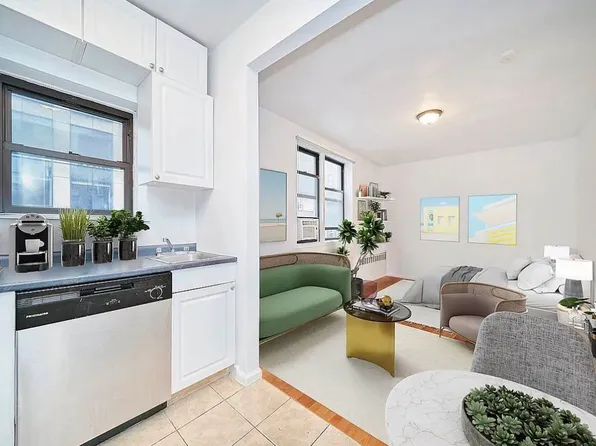 100 Lexington Avenue image 1 of 4