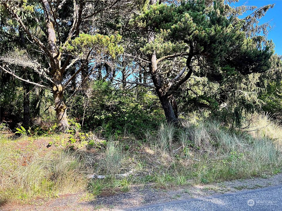 1st image of 1851 Hoquiam Lane S