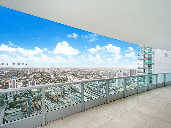 2nd image of 900 Biscayne Blvd APT 5001