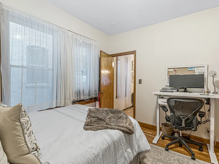 422 Hanover St #3 — Photo 9