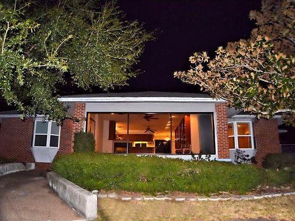 2nd image of 831 N Lake Howard Dr