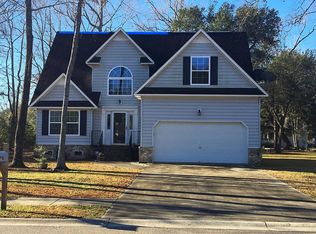 1517 Sterling Oaks Dr, Moncks Corner, SC 29461