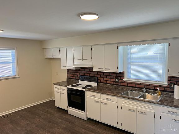 3rd image of 408 E Aberdeen Dr