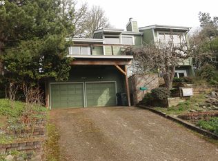 597 Woodcrest Dr, Springfield, OR 97477