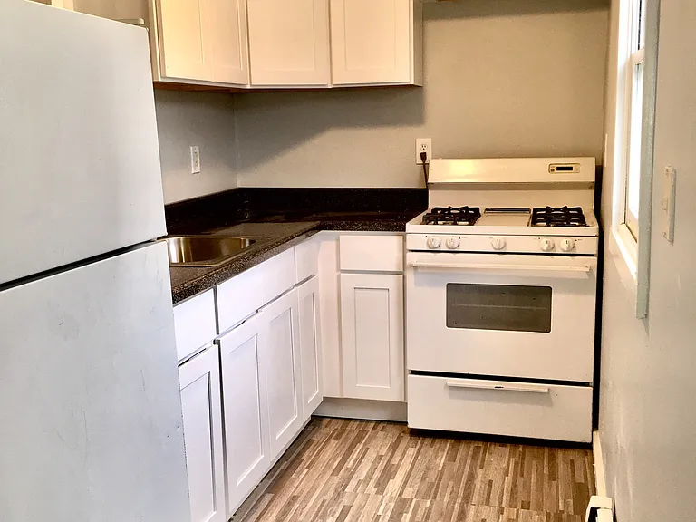 70 Admiral St #3 — Photo 9