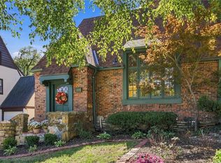 2017 W 50th St, Westwood Hills, KS 66205