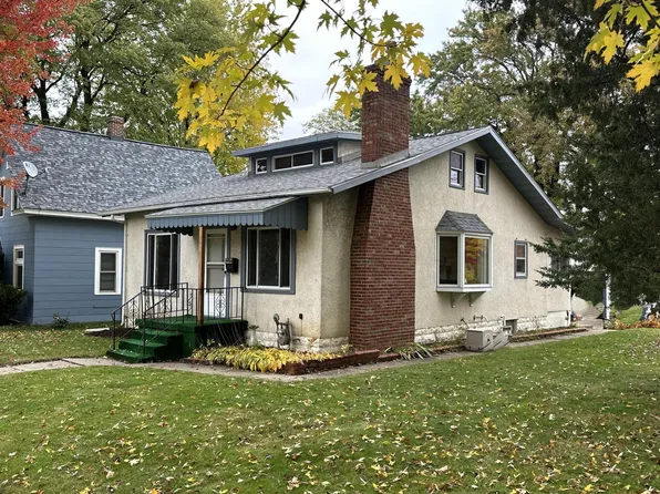 944 Dodd Rd, West Saint Paul, MN 55118