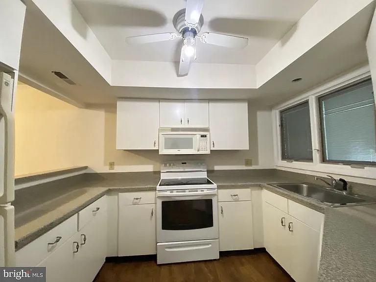 203 Madeline Ct #139 — Photo 4