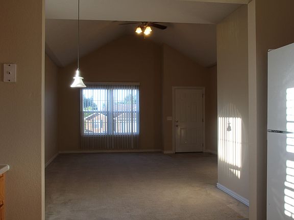 5th image of 305 Excalibur Ct #B