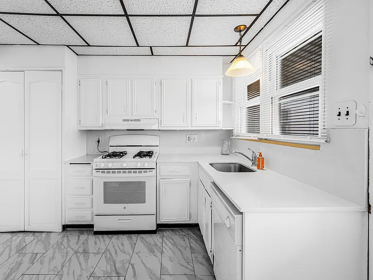 7 N Jefferson Ave — Photo 11