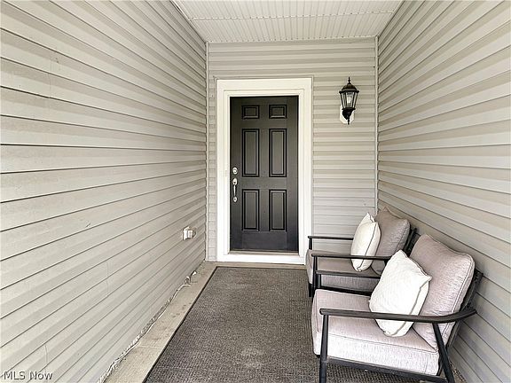 2nd image of 502 Arbor Ln