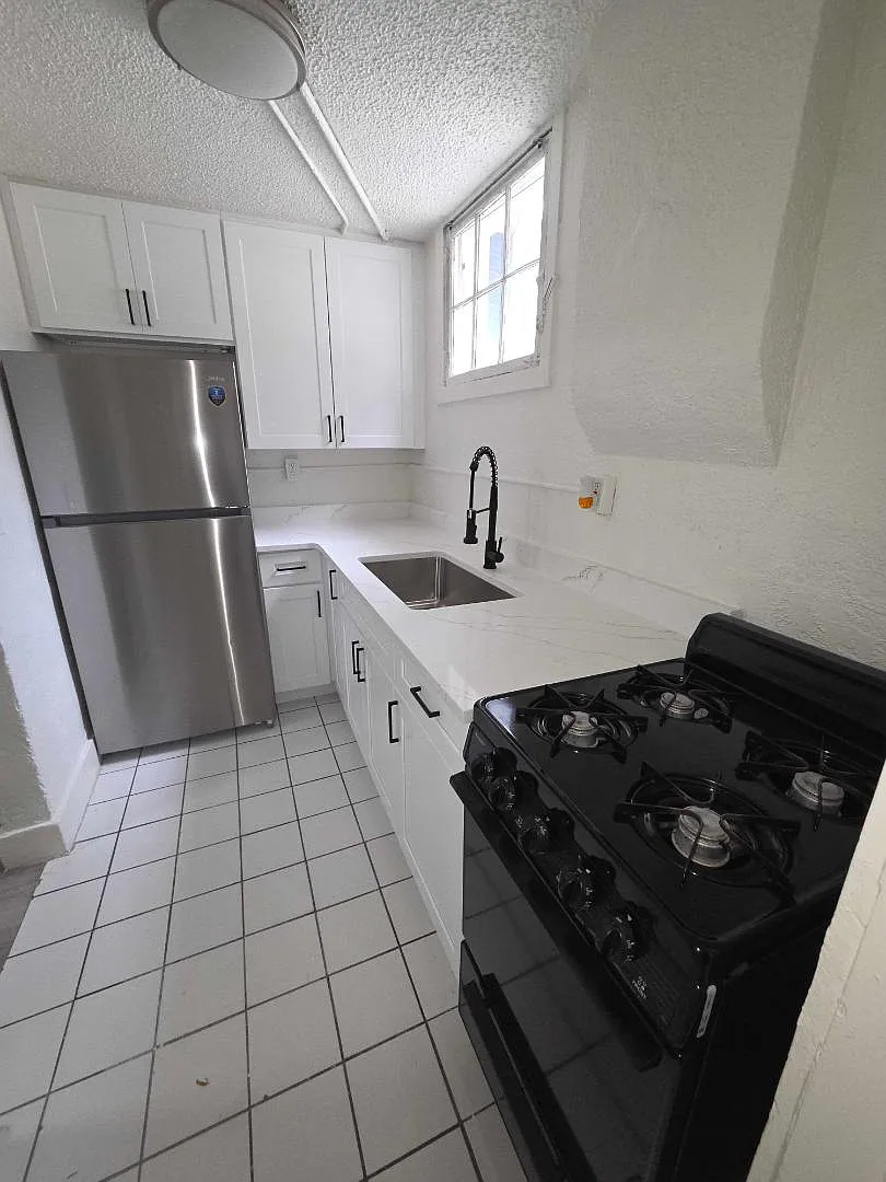 828 E 100 S - 828 E Unit 6 — Photo 1