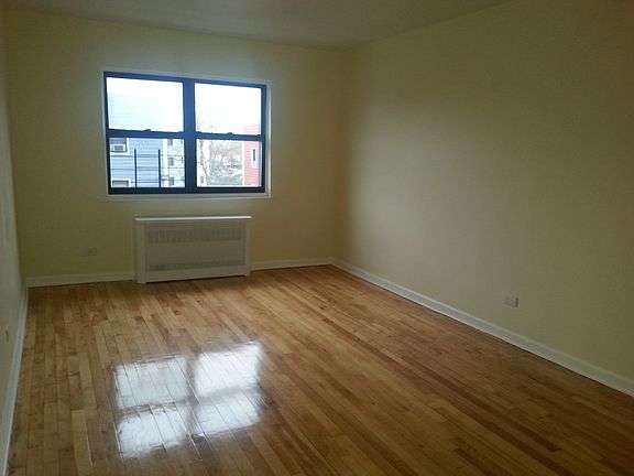4th image of 15015 75th Ave APT 2A