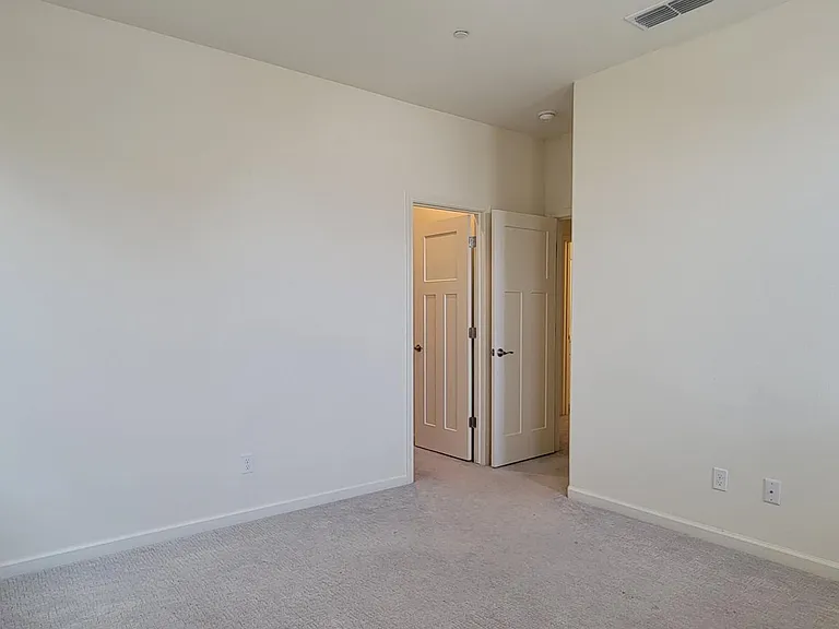 8013 Avanti Dr — Photo 27