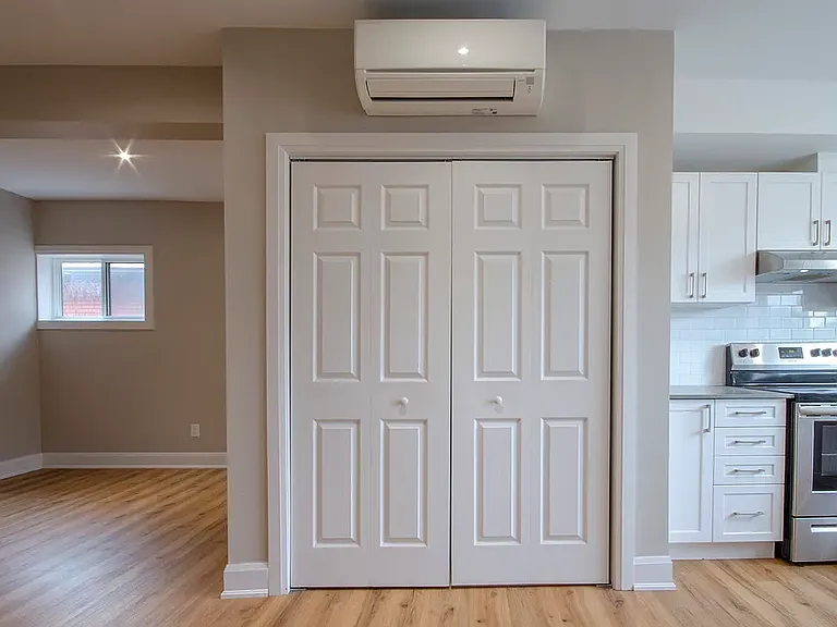 540 King St E #C3 — Photo 9