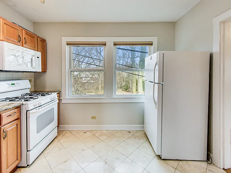1327 Church St #CH — Photo 7