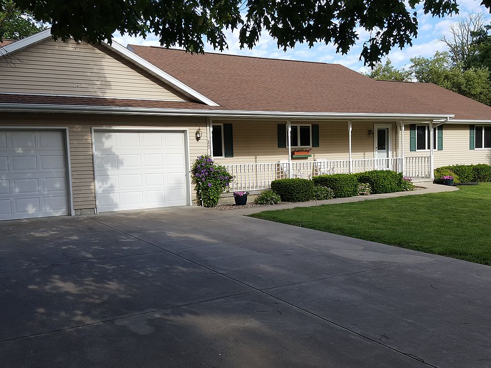 1st image of 15 Carter Dr