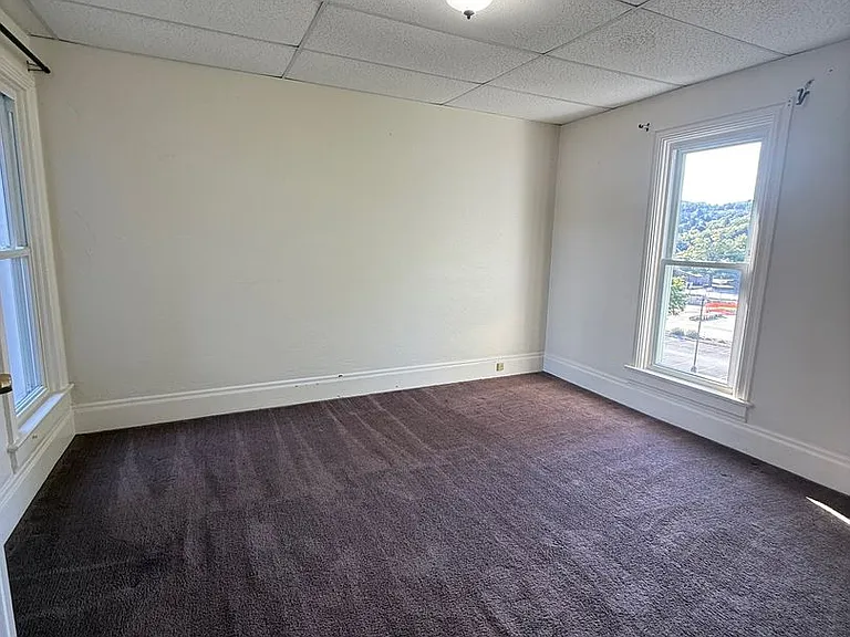 131 W Pike St — Photo 15