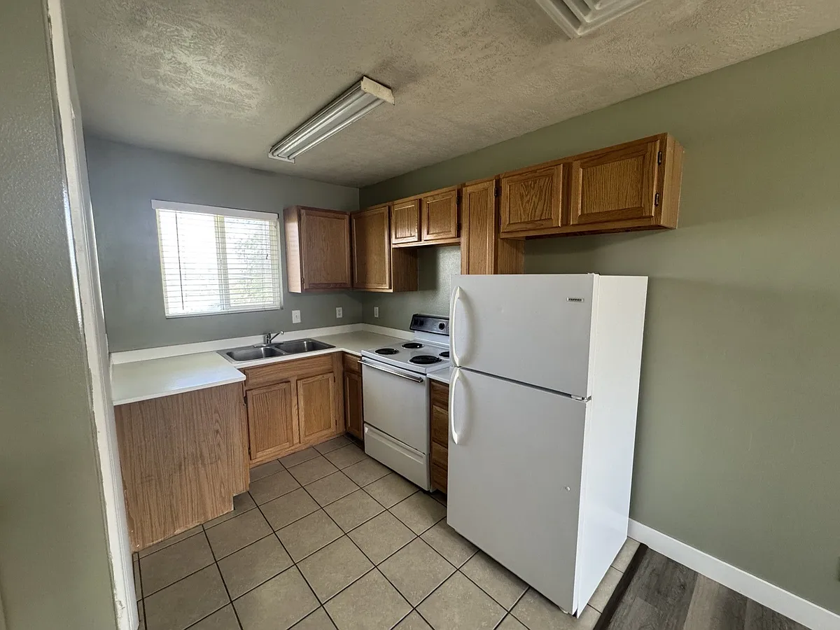 Building Photo - 446 N 400 W