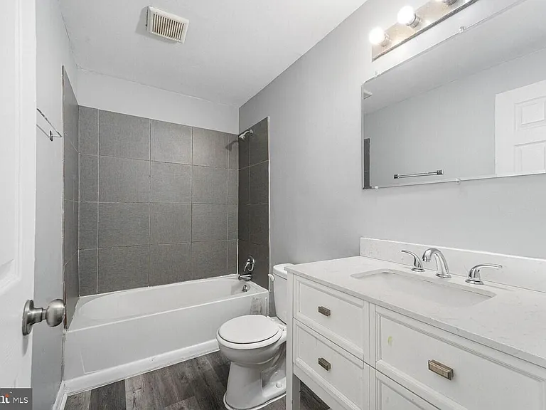 415 Hamilton Ave — Photo 7