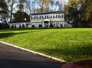 5 Robert Rd, Mendham, NJ 07945