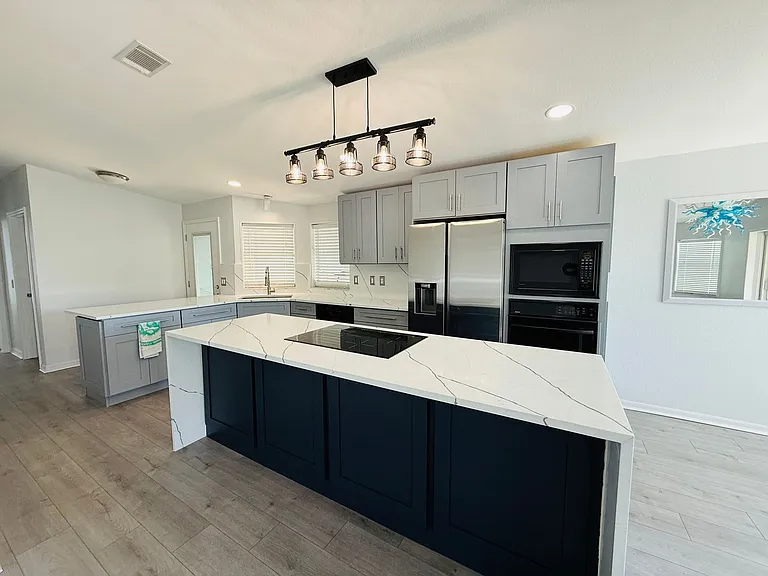 4851 W Gandy Blvd #5 — Photo 8