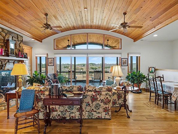 5th image of 122 Skyview Dr