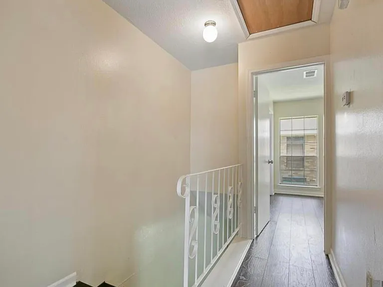 1757 Boulevard De Province #B — Photo 9
