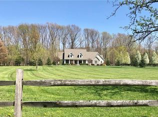 9495 Metcalf Rd, Waite Hill, OH 44094