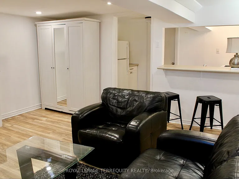 140 Wolverleigh Blvd #LOWER — Photo 13