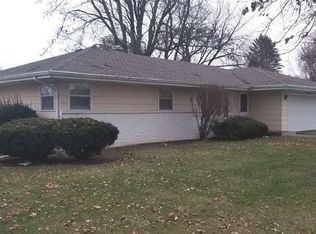 2812 Woodside Dr, Rockford, IL 61109