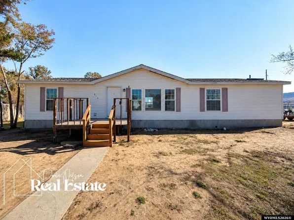 679 S 3rd Ave, Mills, WY 82644