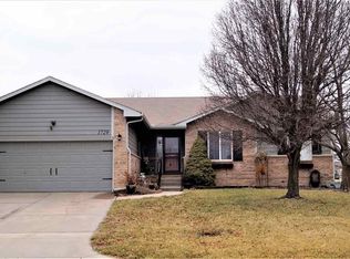 1729 N Blue Ridge Ct, Mulvane, KS 67110