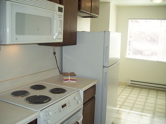 3rd image of 1166 Sunnyvale Saratoga Rd #42