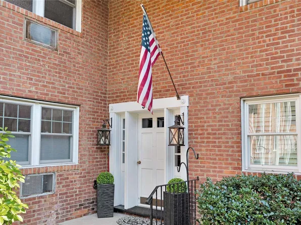 297 Merrick Rd. #3C, Amityville, NY 11701